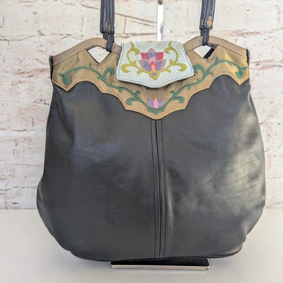 Papillon Vintage Elegant Black Leather Tote Bag - Picture 3 of 12